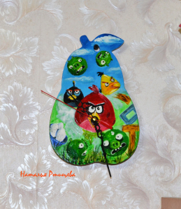 Часы Angry Birds, роспись красками по дереву, ручная работа, художник Ртищева Наталья Владимировна